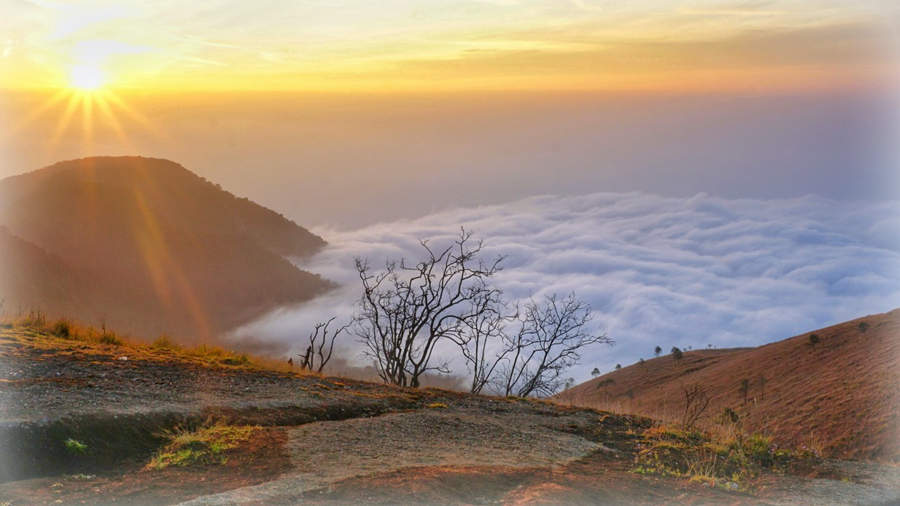 Wisata Gunung Guntur