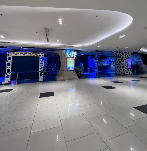 Jakarta Aquarium dan Safari