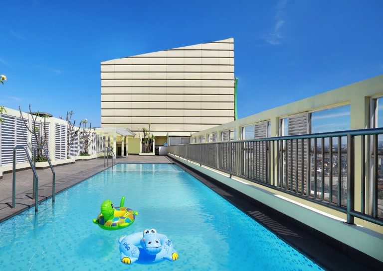 kolam renang kimaya braga bandung
